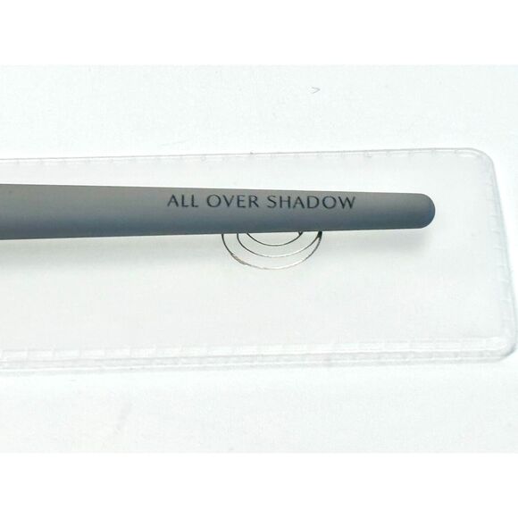 NEW Complex Culture All Over Shadow Brush, Eyeshadow Brush,‎ DISCONTINUED - Picture 4 of 4